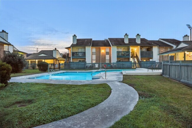 Building Photo - 250 El Dorado Blvd