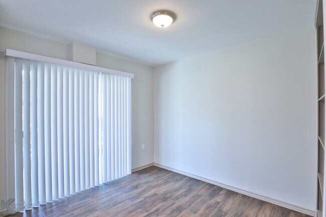 Building Photo - Newly Remodeled South Abilene Apartments!
