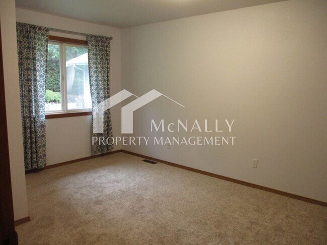 Building Photo - Beautiful 3 Bedroom 2.5 Bath Home in Gig Harbor