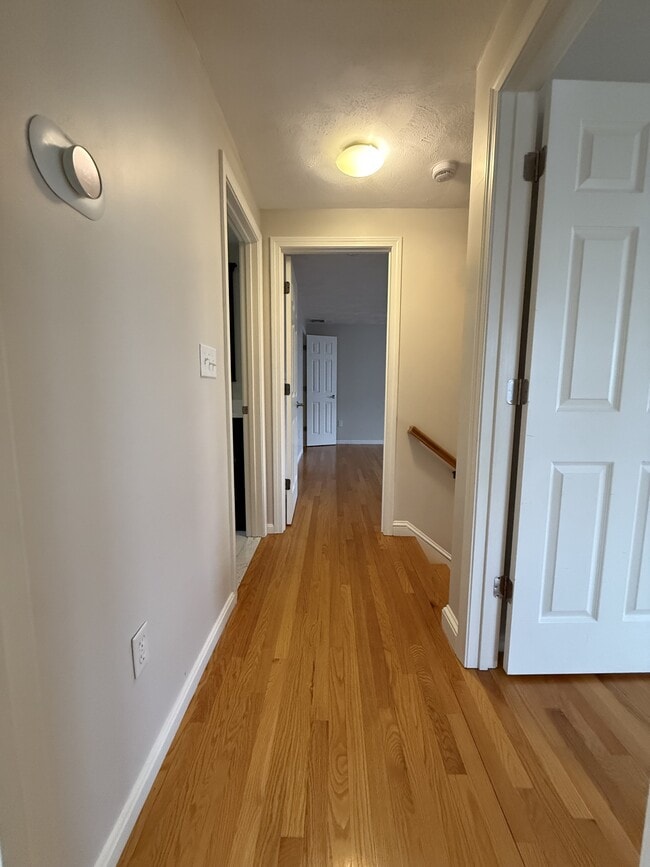 Building Photo - 5 Kensington Park