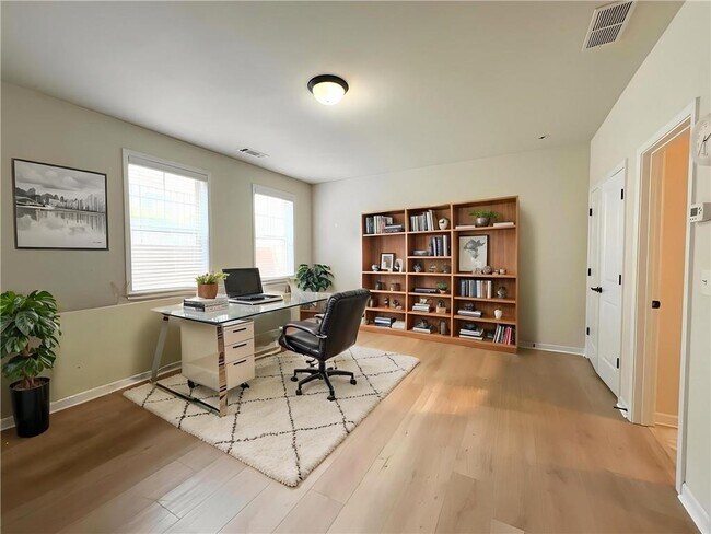 Building Photo - 1650 Sabastian Point