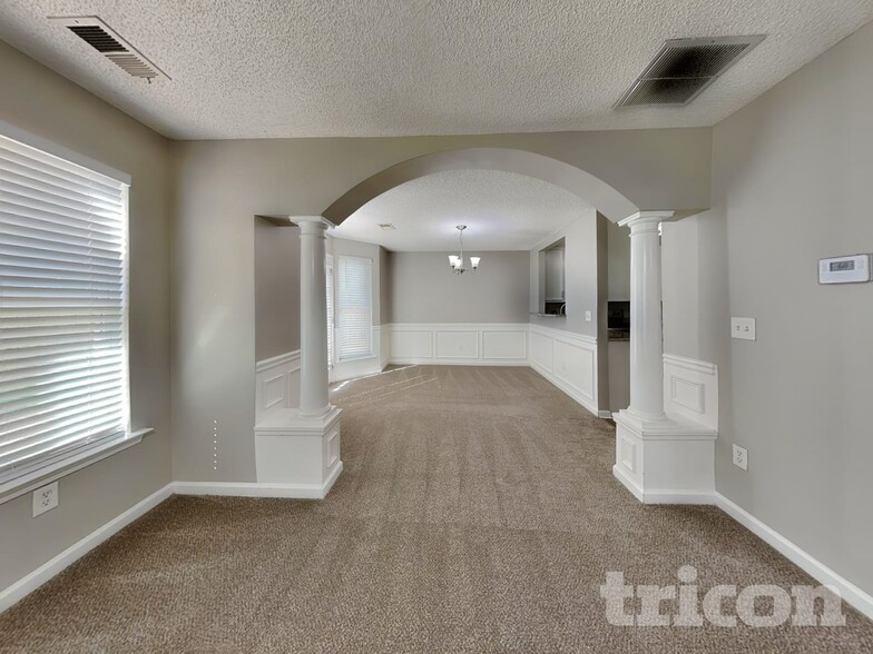 Building Photo - 111 Darbys Run Way