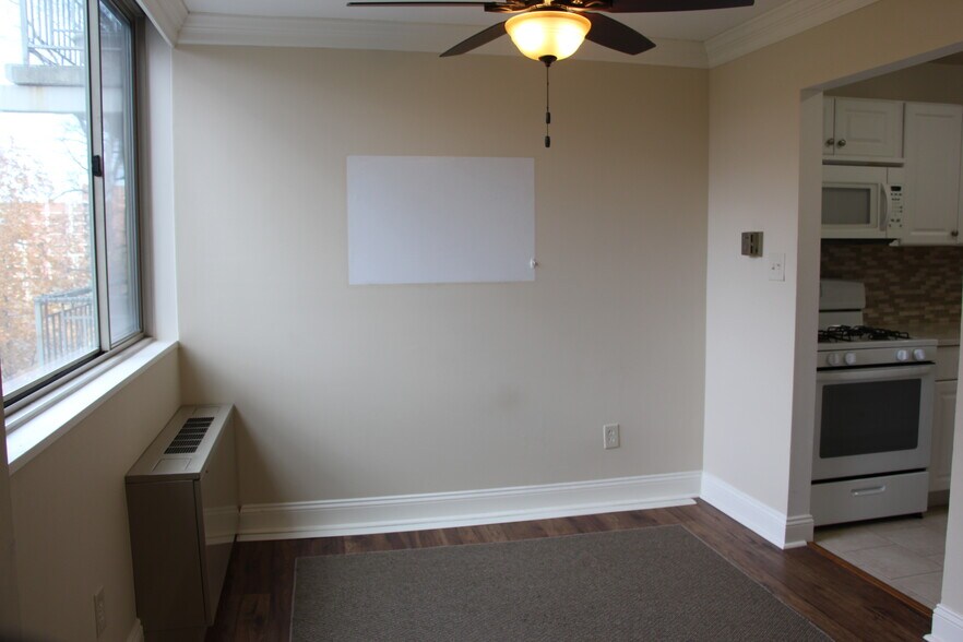 Building Photo - 1512 S Arlington Ridge Rd