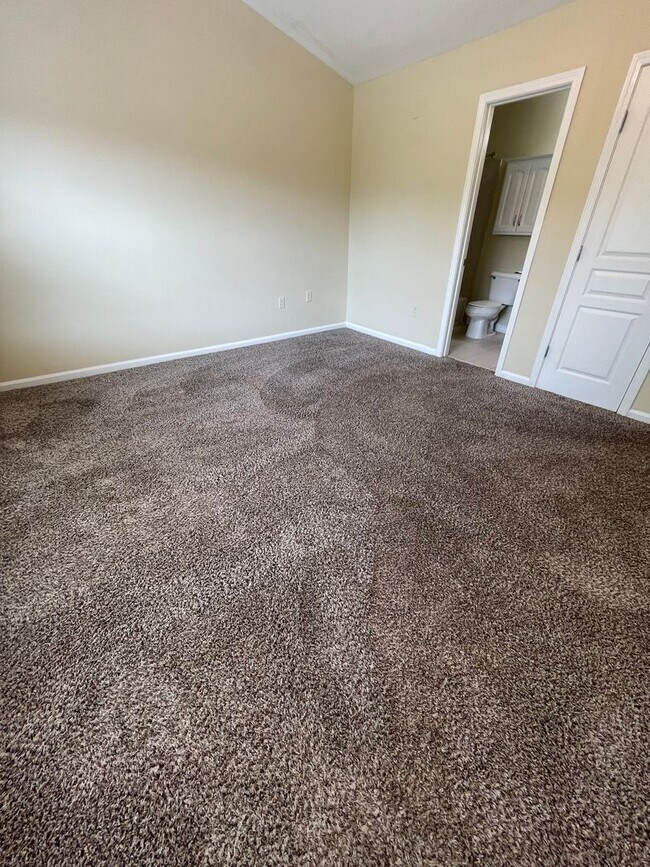 Building Photo - 07-204 Fattouh