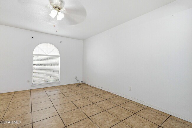 Building Photo - 11189 Ebb Tide Dr