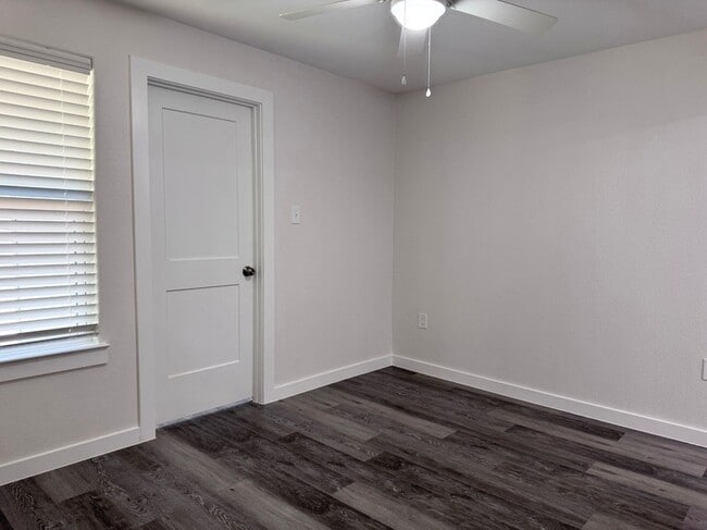 Building Photo - 3607 Sioux Trail