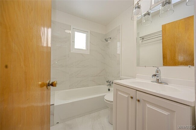 Building Photo - 20 Tacoma Ave