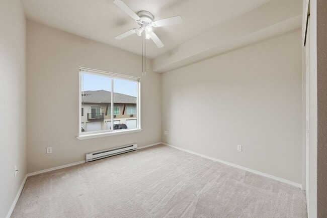 Building Photo - 22855 E Country Vista Dr