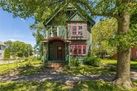 Building Photo - 266 Lyndhurst St