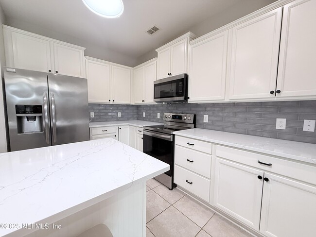 Building Photo - 14316 Dovewind Ct