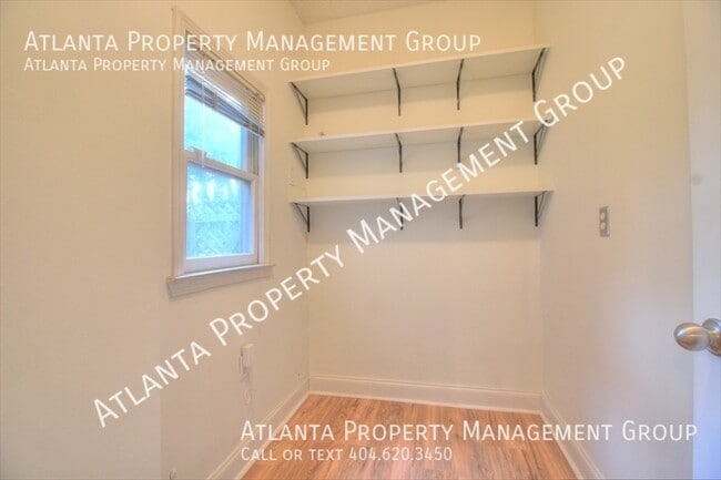 Building Photo - 4038 Elm Street