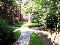 Building Photo - 16 Ware St