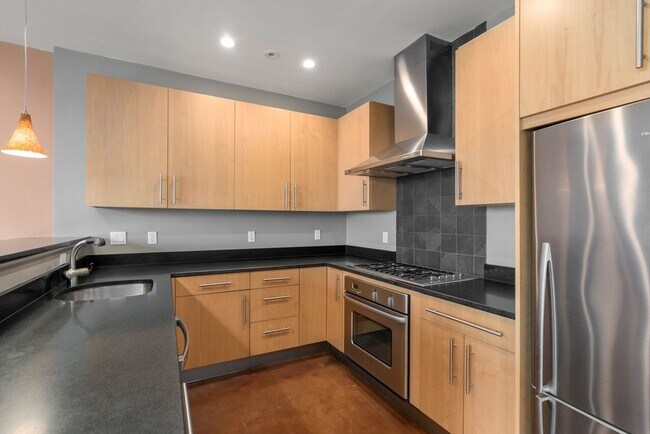 Building Photo - 36 A St
