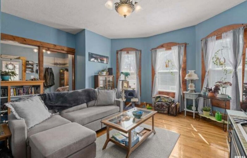 Building Photo - 111 21st St