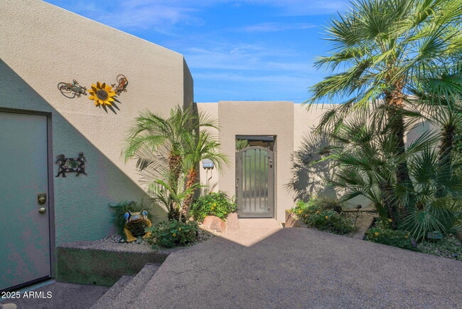 Building Photo - 7760 E Gainey Ranch Rd