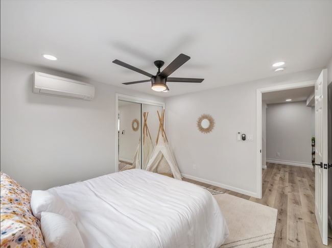 Building Photo - 1576 California Ave