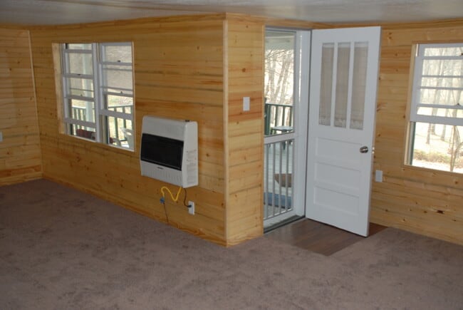 Building Photo - 2 Bedroom 1 Bath Home on E Fork off 441 S....