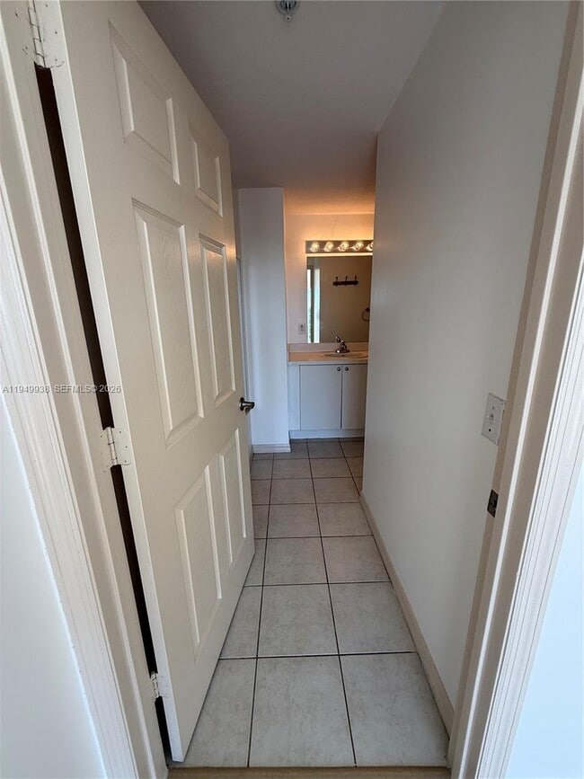 Building Photo - 3410 Coral Wy