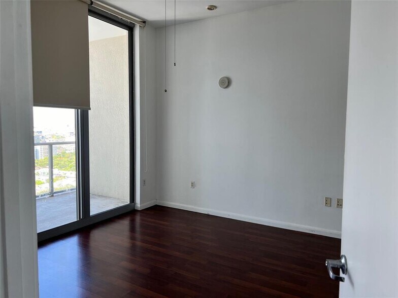 Building Photo - 3470 E Coast Ave