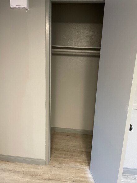 Pantry - 1011 W 7th St