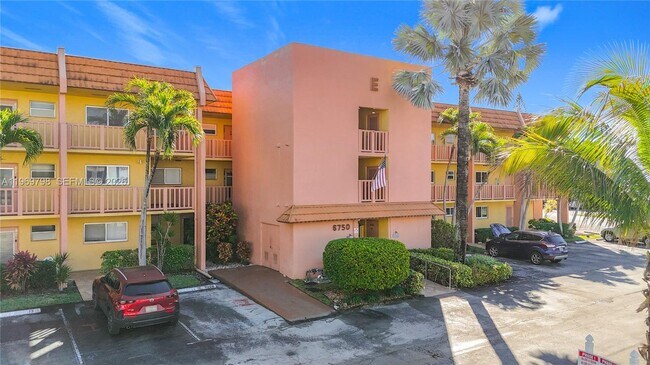 Building Photo - 6750 Royal Palm Blvd