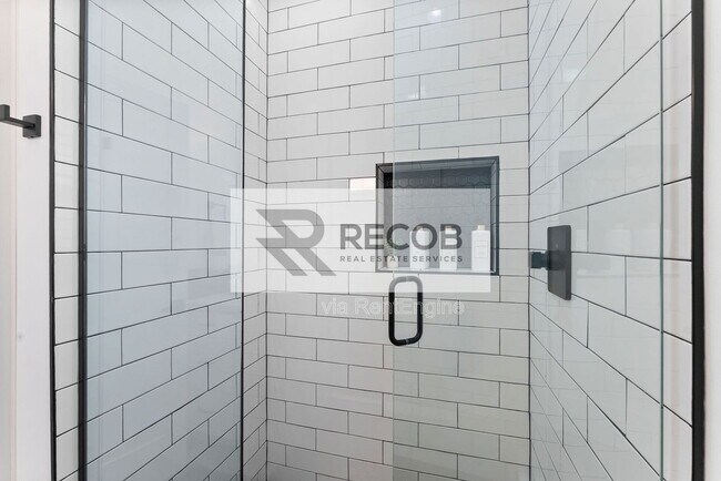 Building Photo - 5252 Adams Ave