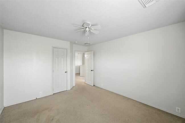Building Photo - 14954 Sugar Sands Dr
