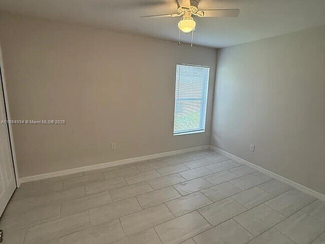 Building Photo - 1413 Academy Blvd
