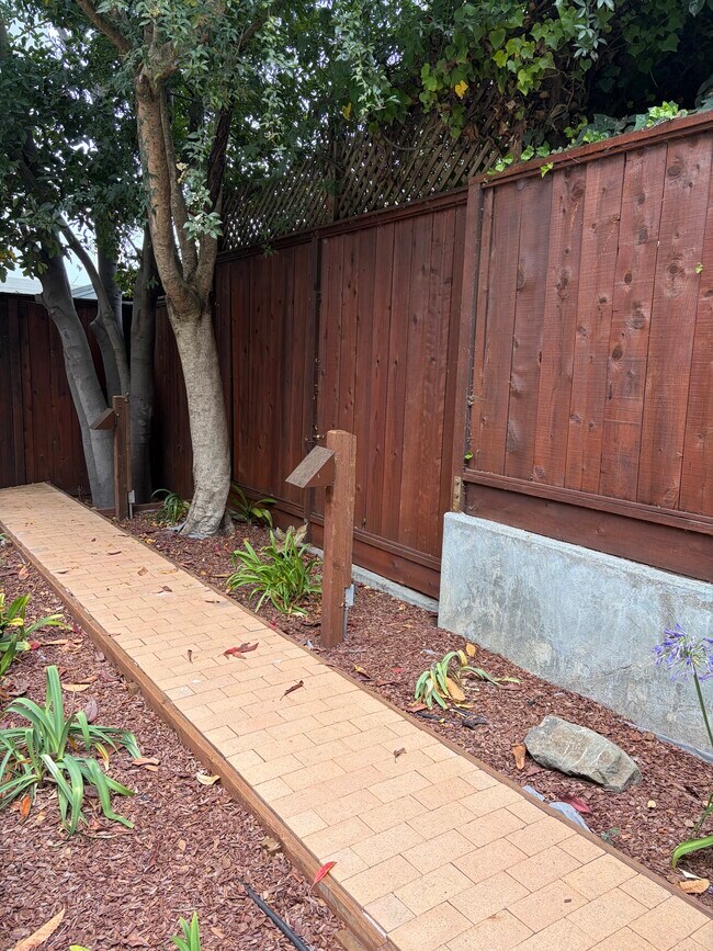 Building Photo - 1438 Filbert St