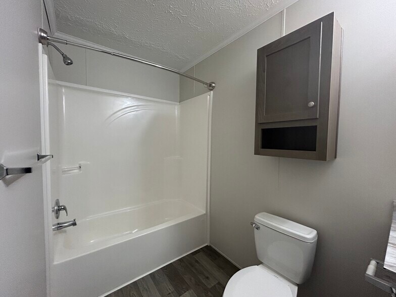 Building Photo - 2364 Maple Dr