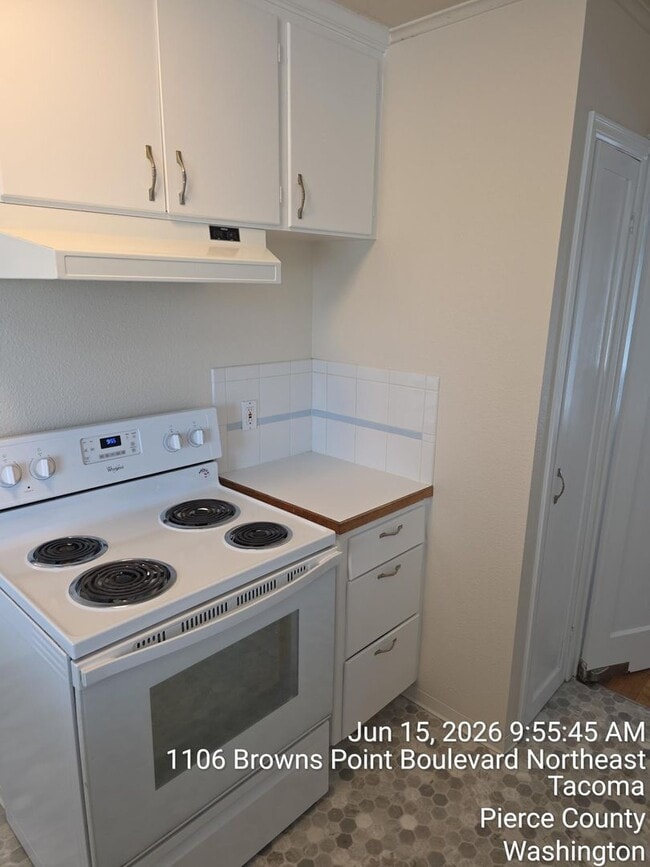 Building Photo - Tacoma views retro 3 bed 2 bath home, available now!