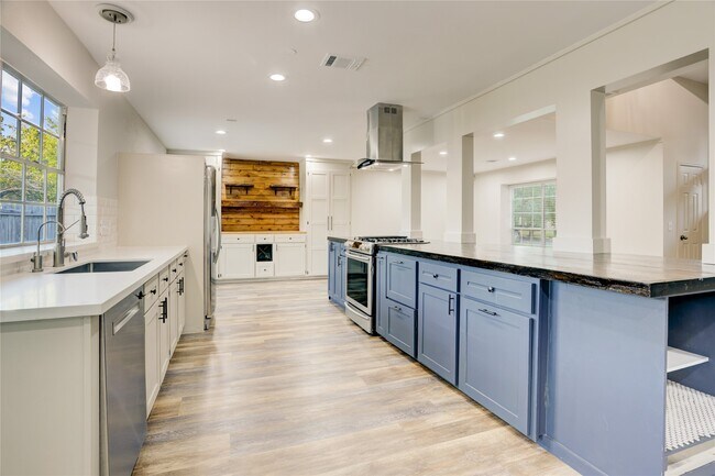 Building Photo - 3122 Rimrock Dr