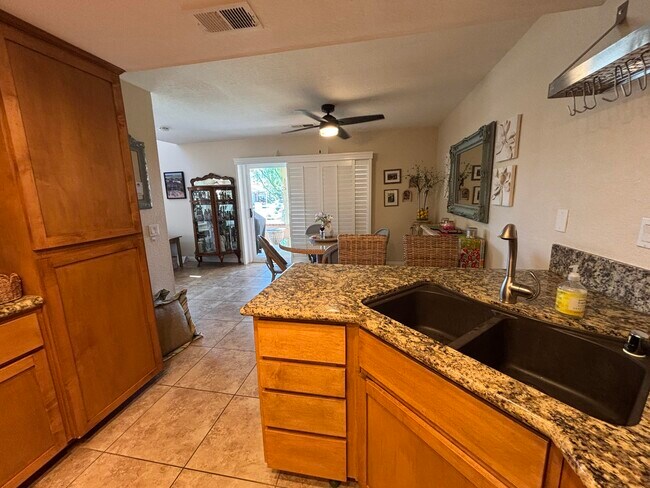 Building Photo - 76923 Turendot St