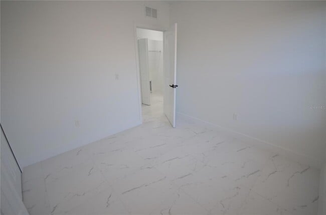 Building Photo - 2132 Barker Blvd