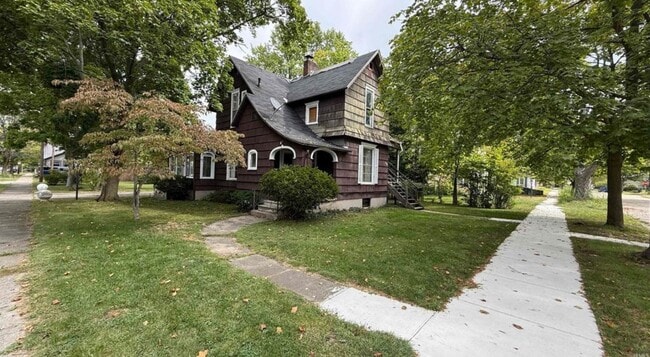 Building Photo - 920 Fulton St