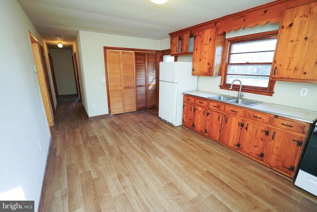 Building Photo - 5643 Rip Wil Dr