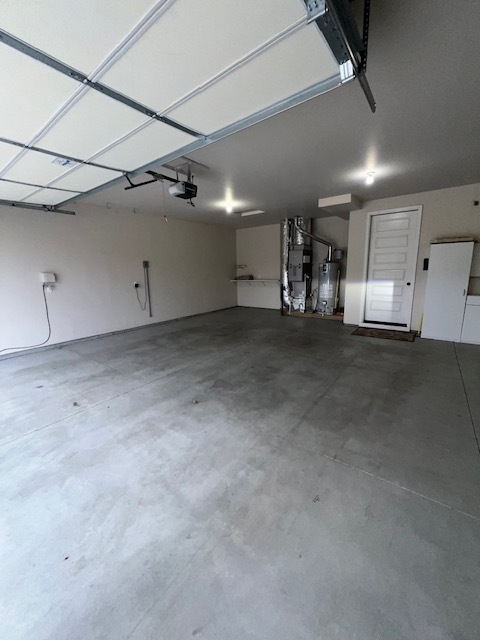 Building Photo - 4 Bed 2.5 Bath in Boise!