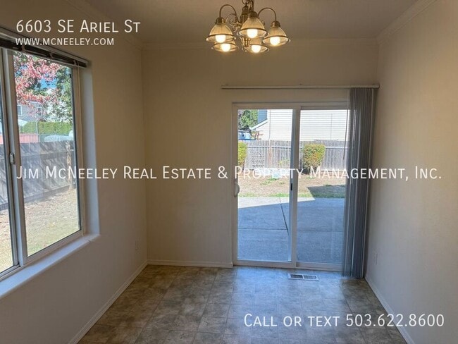 Building Photo - 6603 SE Ariel St