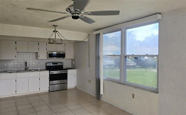 Building Photo - 4358 Tahitian Gardens Cir