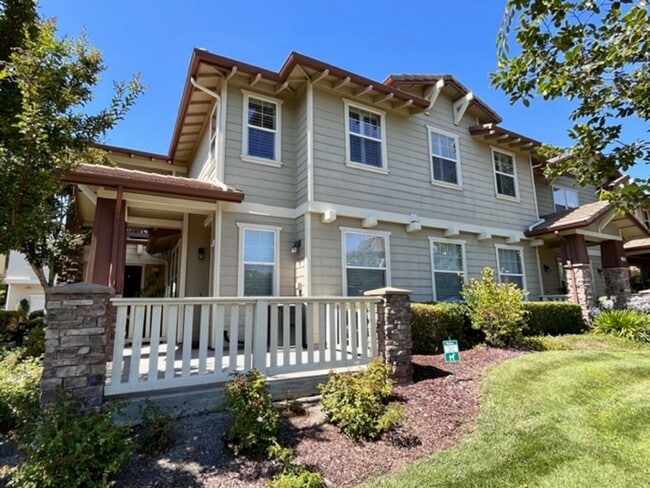 Primary Photo - Beautiful 3BD/3BA, Two-Story Corner Unit C...