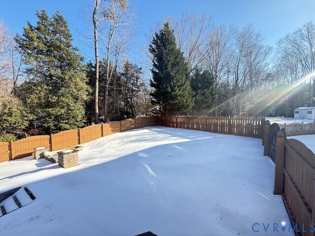 Building Photo - 9379 Roseland Ct