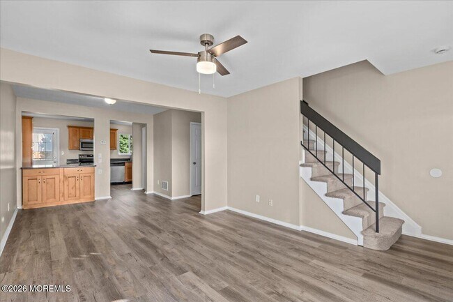Building Photo - 8 Primrose Ln