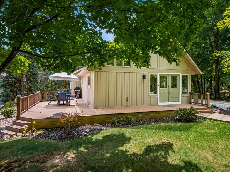 Building Photo - 305 Ridgeway Dr