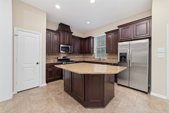 Building Photo - 9 Cheswood Manor Drive