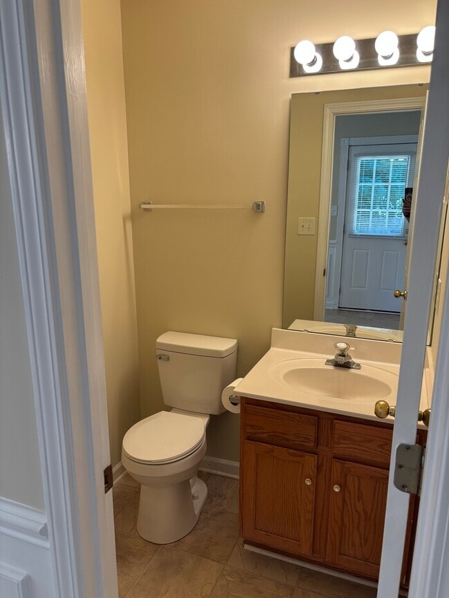 Building Photo - Spacious 3 bedrooms 2 ½ bath home in Rolli...