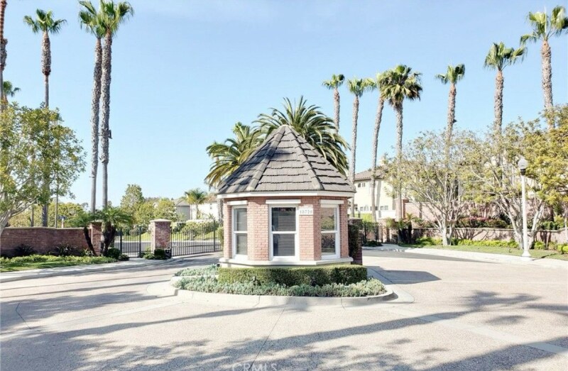 Building Photo - 7435 Paloma Dr