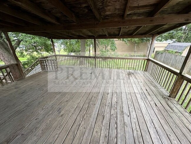 Building Photo - 730 N Aztec Dr