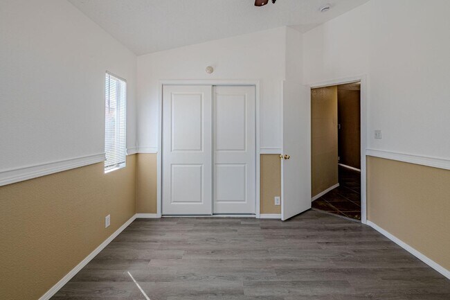 Building Photo - 4720 Shepherd Ct NE