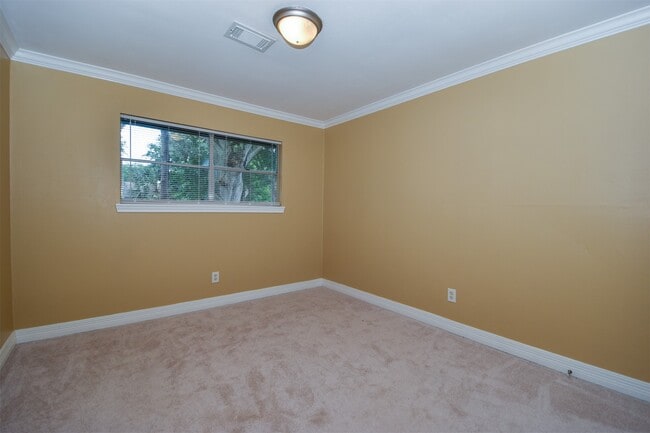 Building Photo - 18603 Point Lookout Dr