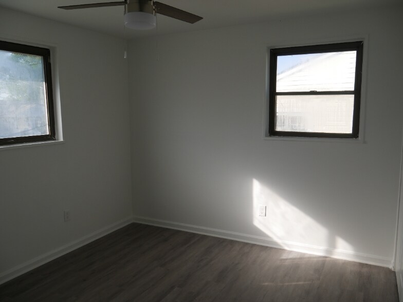 Building Photo - 2312 Wintergreen Ave